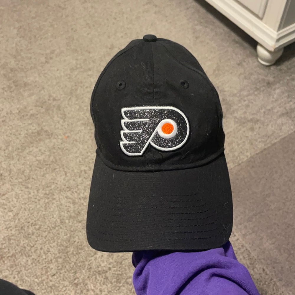 Women’s adjustable Flyers Hat